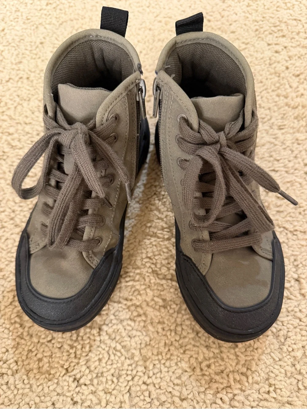 Zara Boy’s Boot Sneakers Waterproof in Size 30